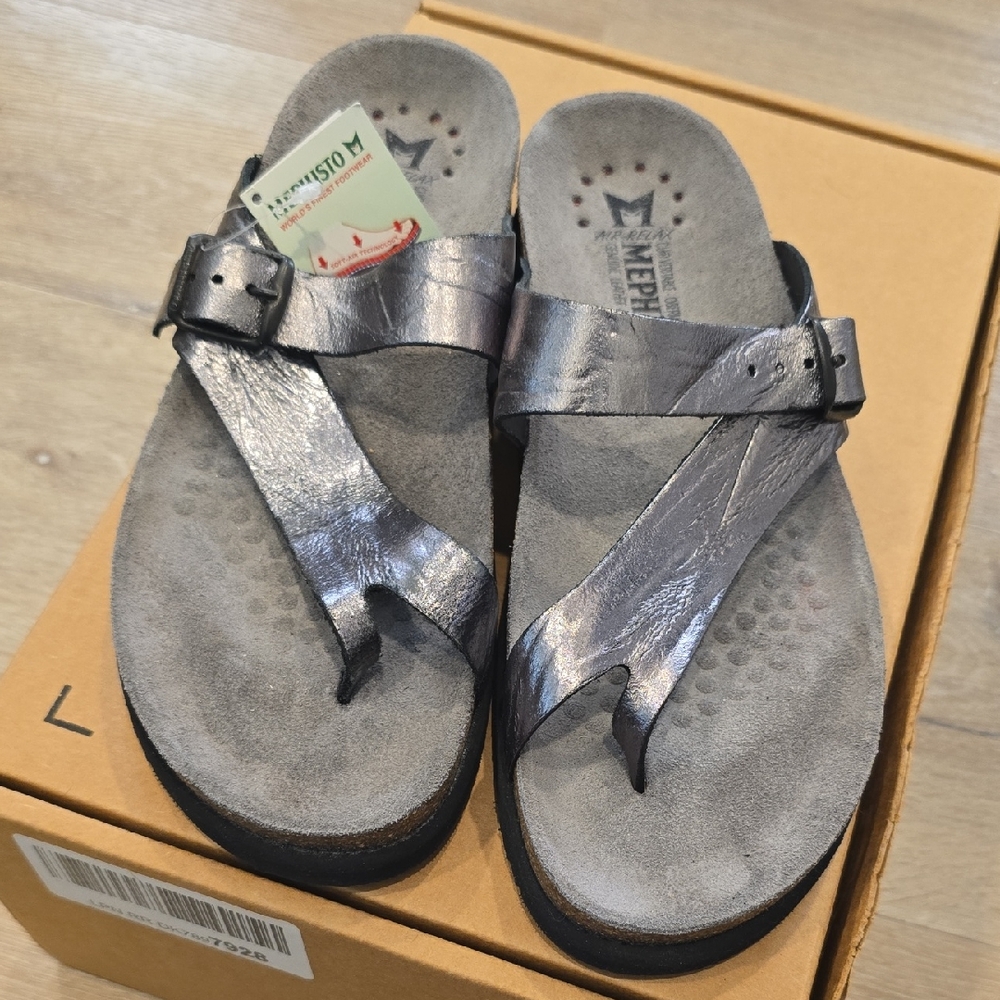 Mephisto Women's Silver Toe Loop Sandals